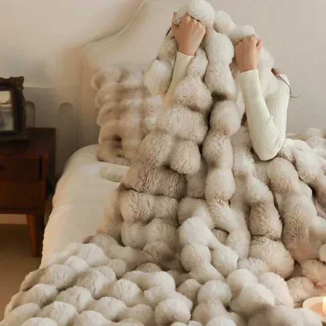 Skanto | Cozy Faux Fur Throw