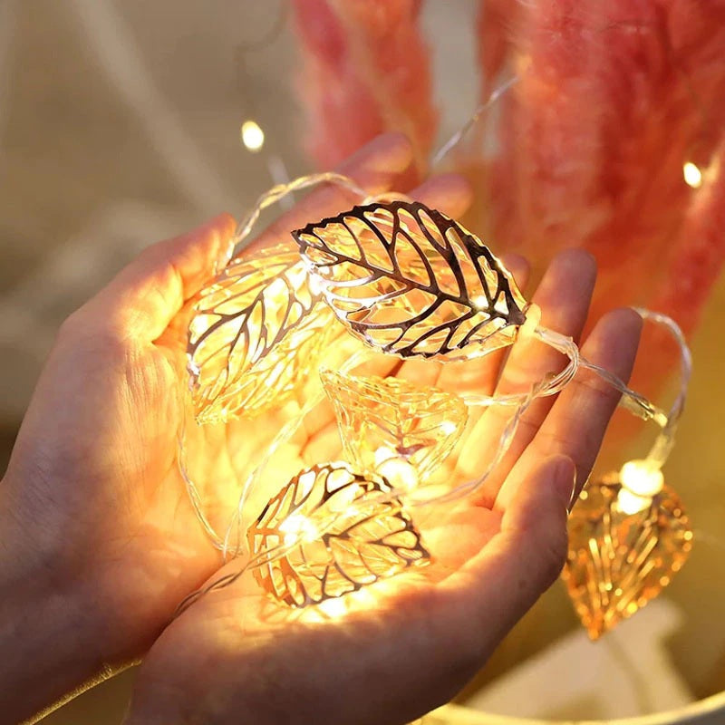Skanto | Golden Leaf Light
