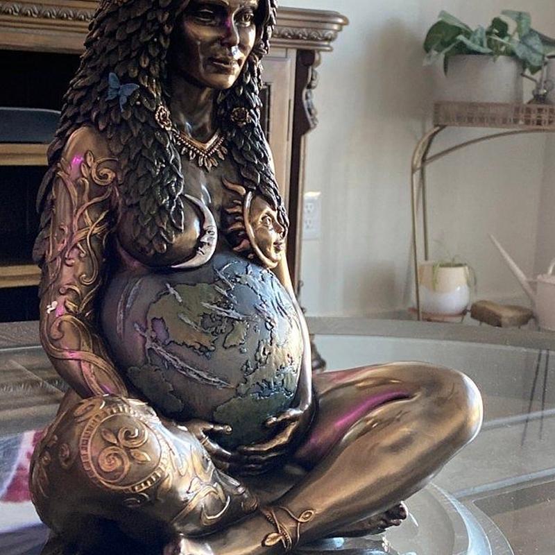 BowLift | Mother Earth Goddess Statue