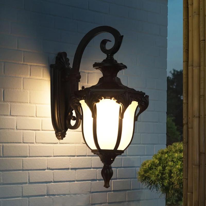 Vintage outdoor lamp – Perfect for elegant patios