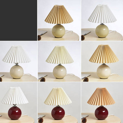 Skanto | Nordic minimalist 1-light table lamp made of ceramic with folds