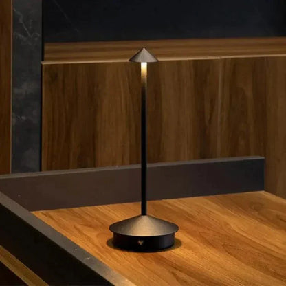 Skanto | BeamLuxe - Elegant Wireless Table Lamp