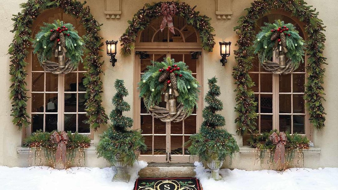 Skanto | Christmas Wreath | Boho Style | Rustic Winter Base with Pinecones and Golden Bells