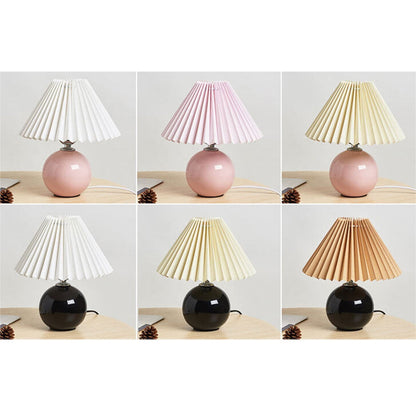 Skanto | Nordic minimalist 1-light table lamp made of ceramic with folds