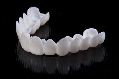 Smile Lens – Adjustable White Denture for Instant Smile Correction | Kalsten