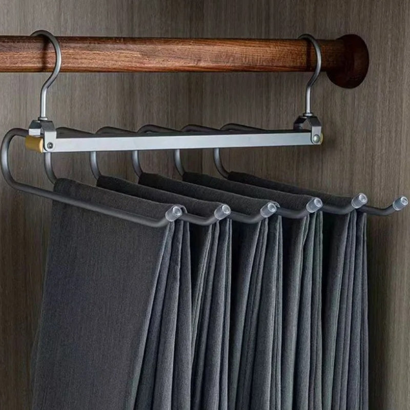 Brehn | Space-saving trouser hangers from Gardudu made of aluminum
