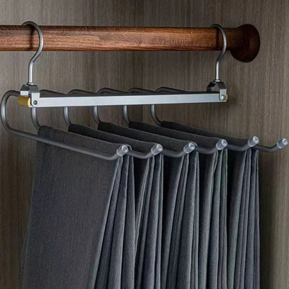 Brehn | Space-saving trouser hangers from Gardudu made of aluminum