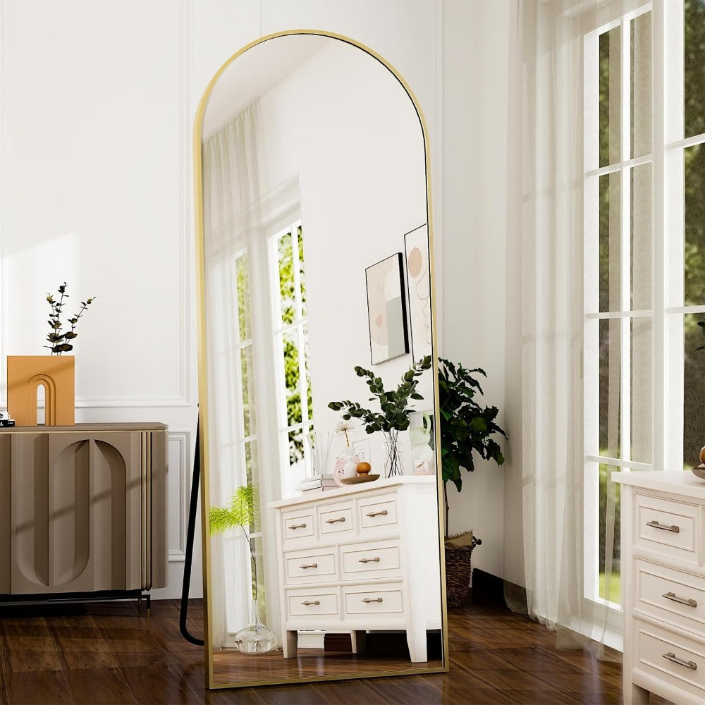 Skanto | Elegant Curved Full-Length Gold Mirror with High-Resolution Aluminum Frame