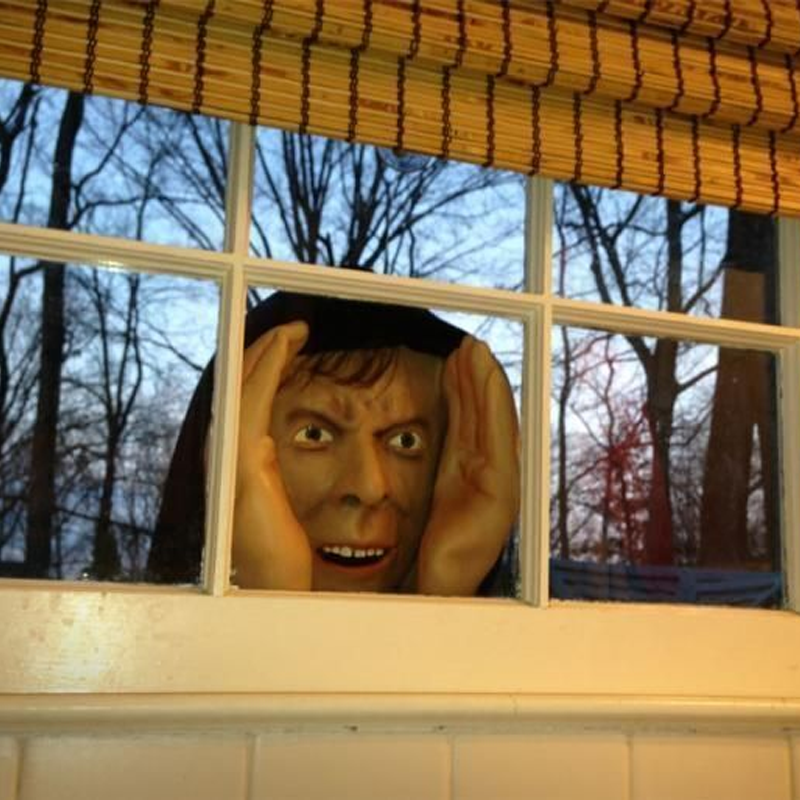 BowLift | Creepy Peeker Halloween Decoration
