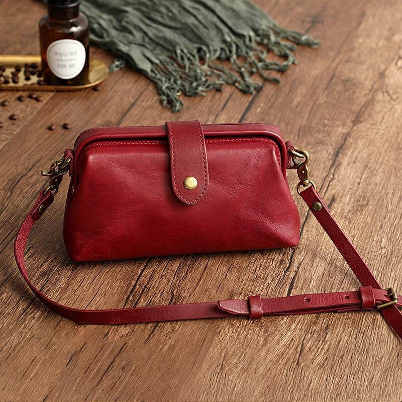 BowLift | Vintage handmade leather bag