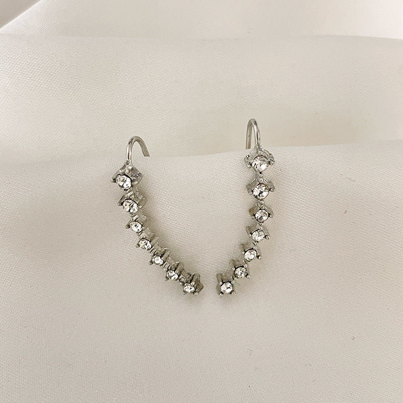 Skanto | Seven Star Diamond Stud Earrings
