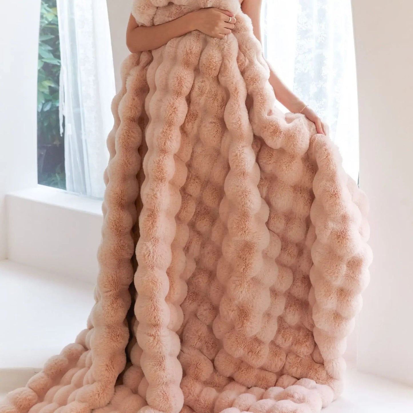 Skanto | SnugWrap | Luxurious Plus Blanket for Ultimate Warmth & Comfort