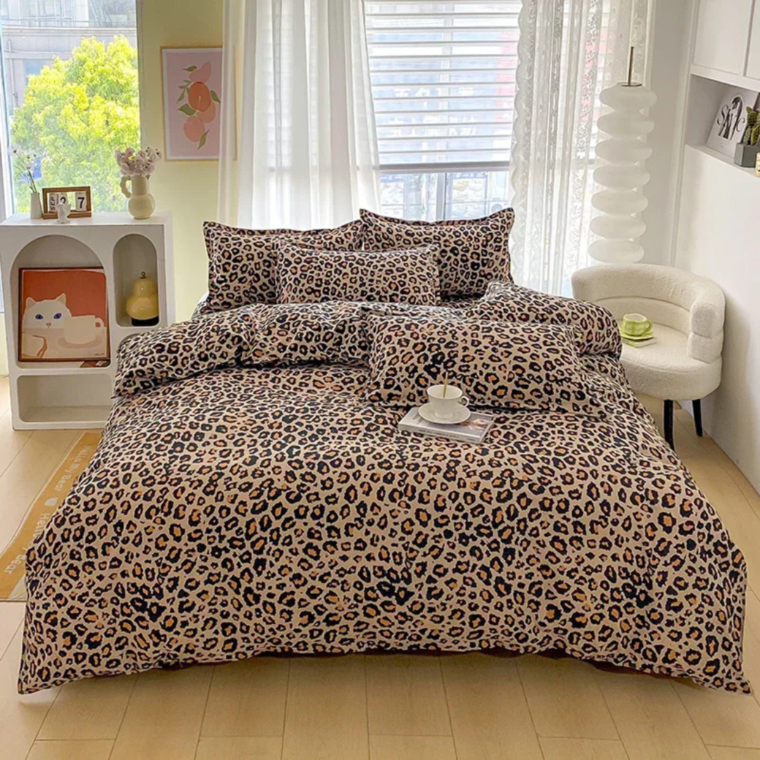 BowLift | Luxury Duvet Cover with Leopard Print