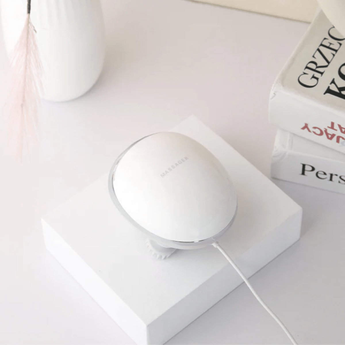 Skanto | Luxurious Red Light Scalp Massager for Hair Growth & Relaxation