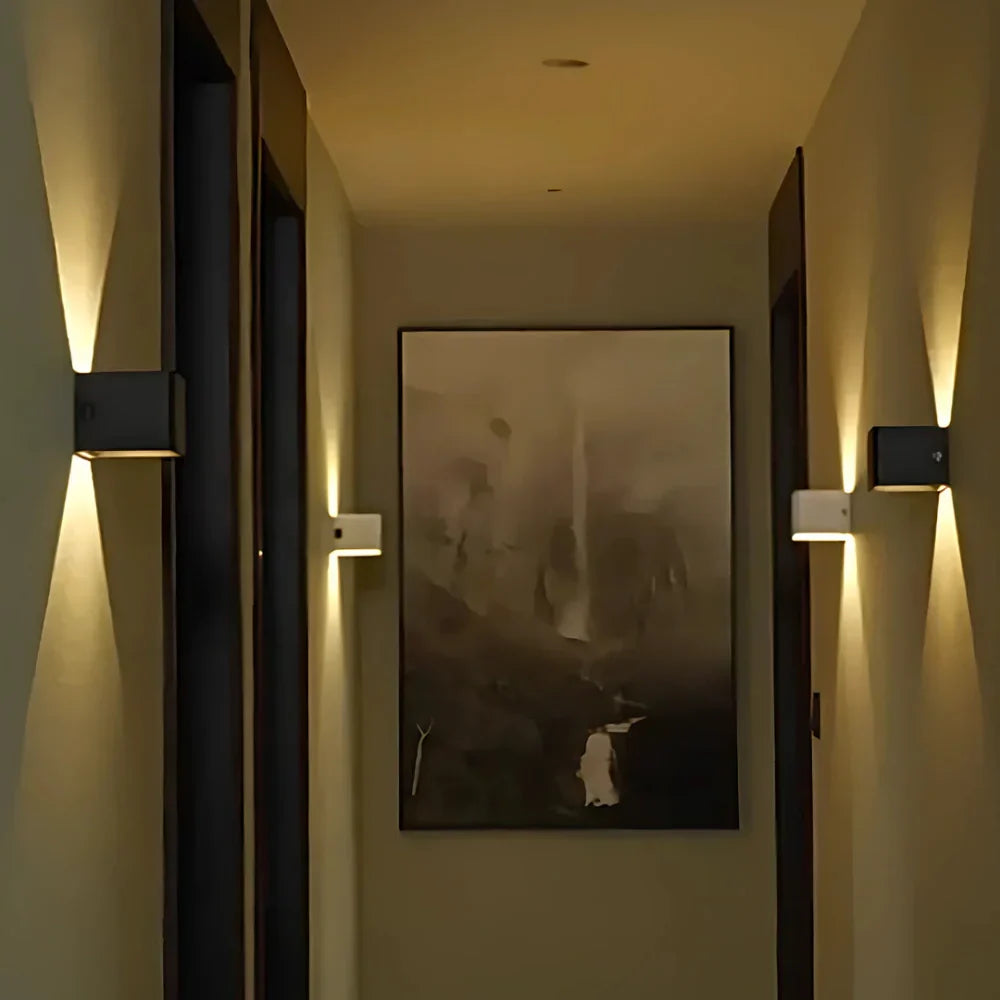 BowLift | Modern Black Aluminium Wall Light