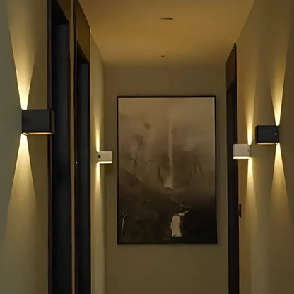 BowLift | Modern Black Aluminium Wall Light