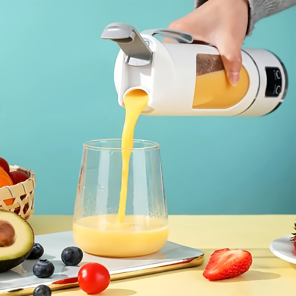 Skanto | Portable USB Rechargeable Blender & Juicer – Easy to Clean, Perfect for Fruit & Vegetable Drinks, Milkshakes, 10.14 oz to 16.91 oz Capacity