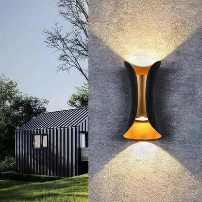 BowLift | Weatherproof wall light with IP65 protection