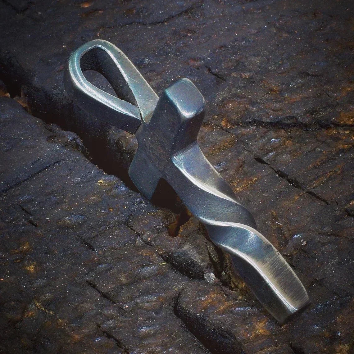 Skanto | Handmade - Cross Necklace