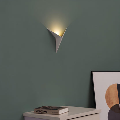 BowLift | Trigon Wall Light