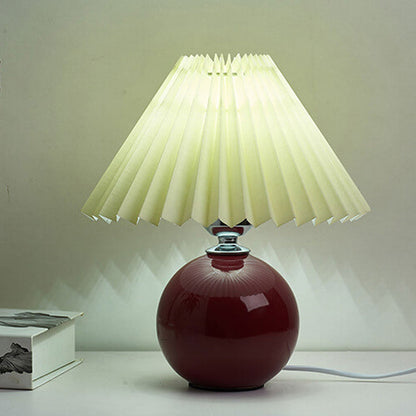 Skanto | Nordic minimalist 1-light table lamp made of ceramic with folds