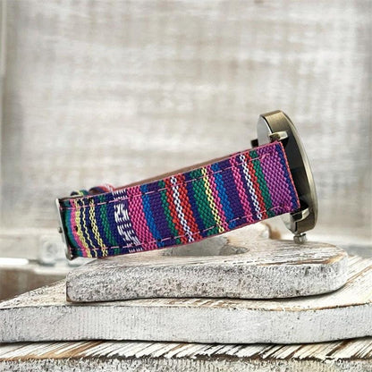 Skanto | Watch with multi-colored rainbow pattern