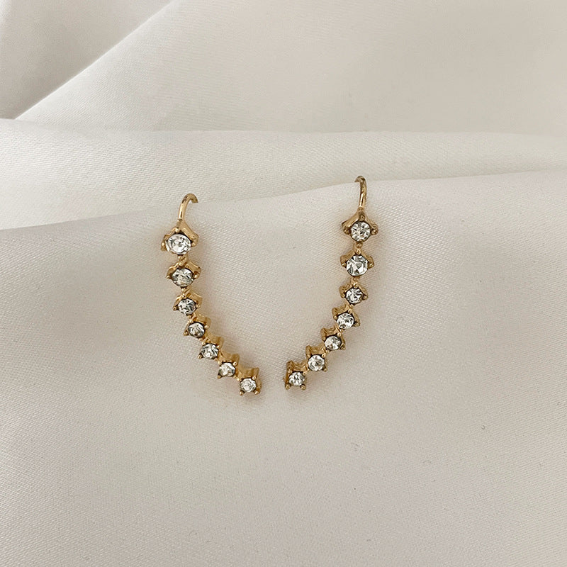 Skanto | Seven Star Diamond Stud Earrings
