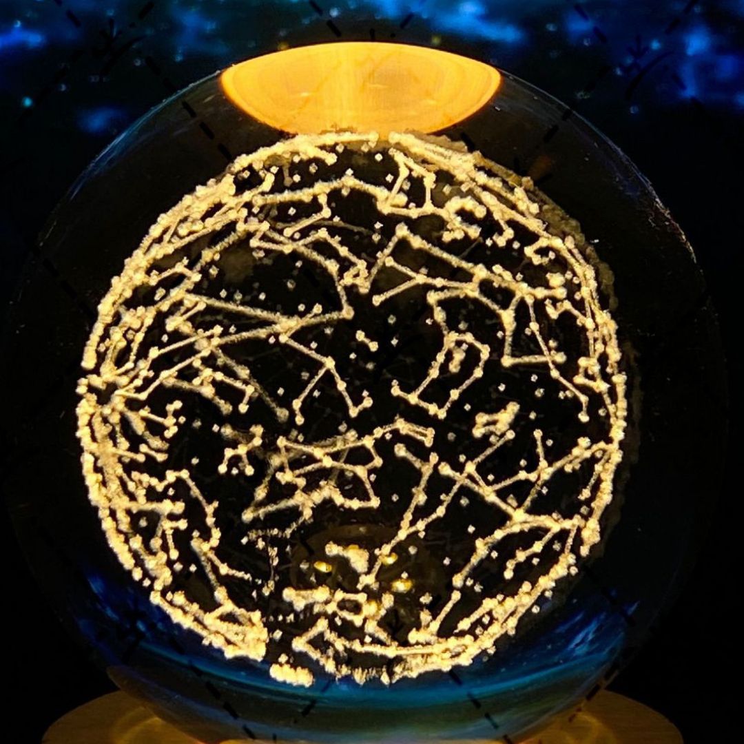 Skanto | Glowing Moon Crystal Ball