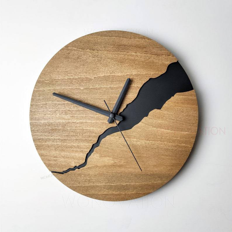 RusticEdge – Unique wall clock with a cracked wood surface and rustic elegance