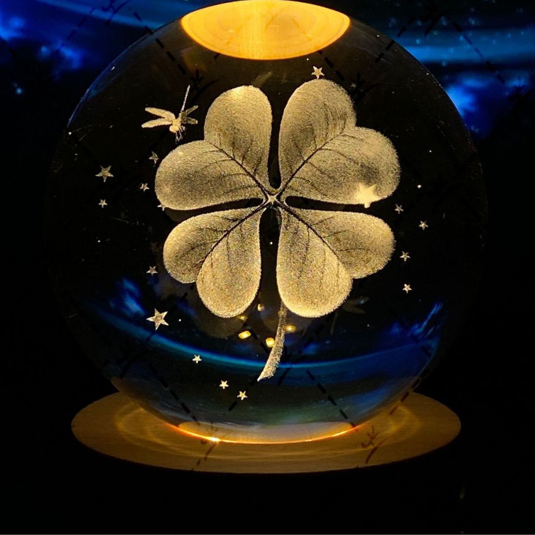 Skanto | Glowing Moon Crystal Ball