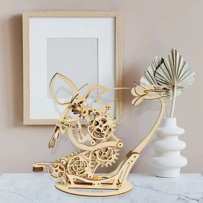 Skanto | Kinetic Hummingbird Sculpture