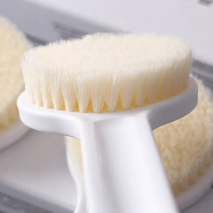 BowLift | Soft-bristled Bath Brush