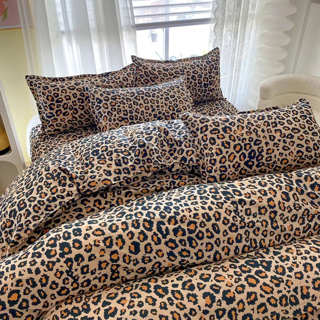 BowLift | Luxury Duvet Cover with Leopard Print
