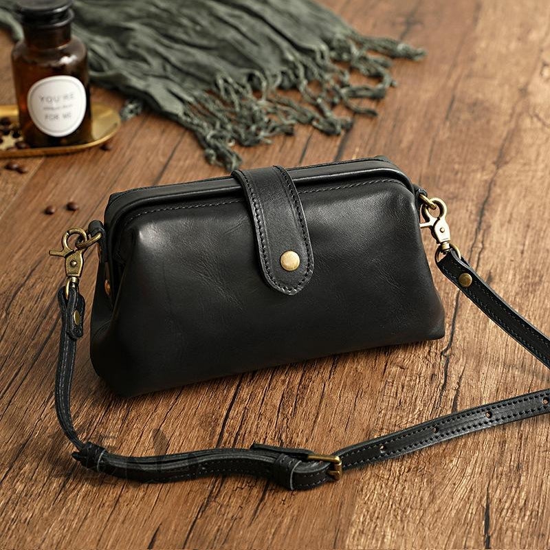 BowLift | Vintage handmade leather bag