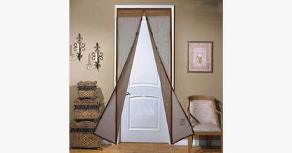 Insect screen door with magnetic mesh – Your ultimate protection against insects this summer!