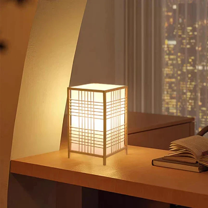 Skanto | Japanese Table Lamp