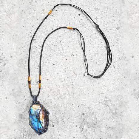BowLift | Dragonheart Labradorite Necklace – Mystical and Energizing Jewelry for Personal Power