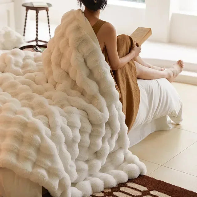 Skanto | Cozy Faux Fur Throw