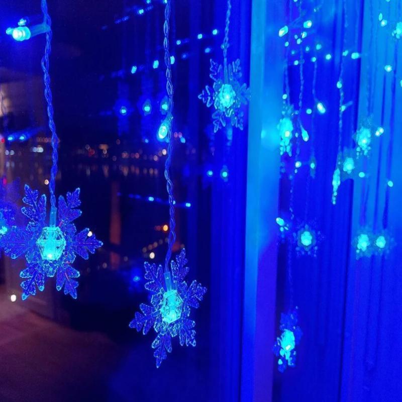 Skanto | LED Curtain Light Chain with Snowflakes | Indoor & Outdoor