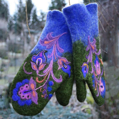 Skanto | Christmas Flower Embroidered Mittens