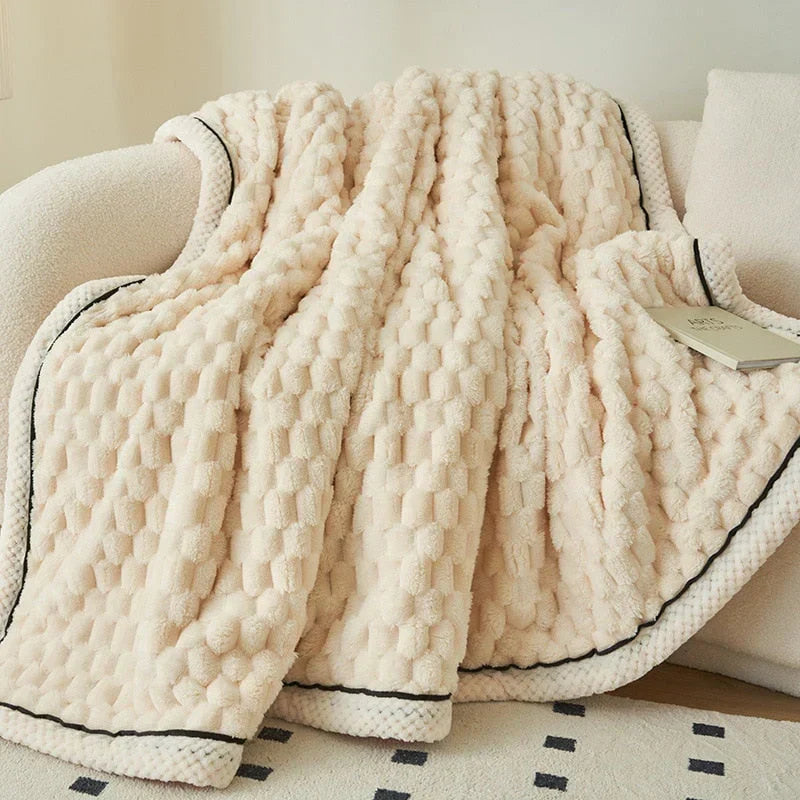 Ultra-soft cuddle blanket for ultimate comfort | Skanto