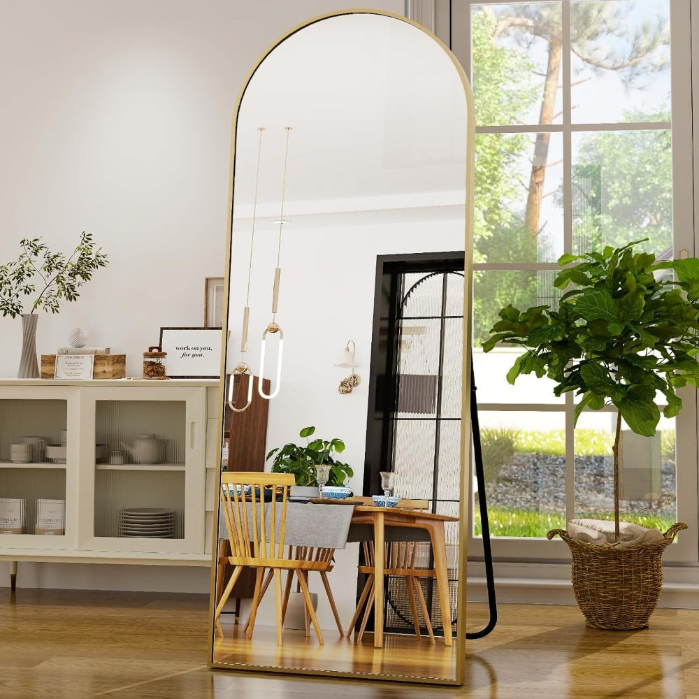 Skanto | Elegant Curved Full-Length Gold Mirror with High-Resolution Aluminum Frame