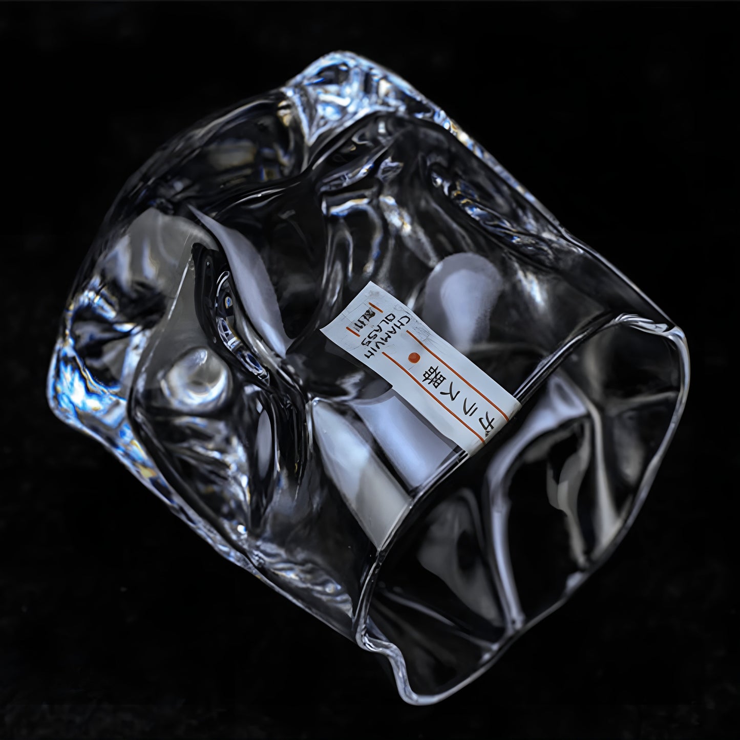 Edo-Kiriko style whisky glass – hand-cut with a unique crumple design