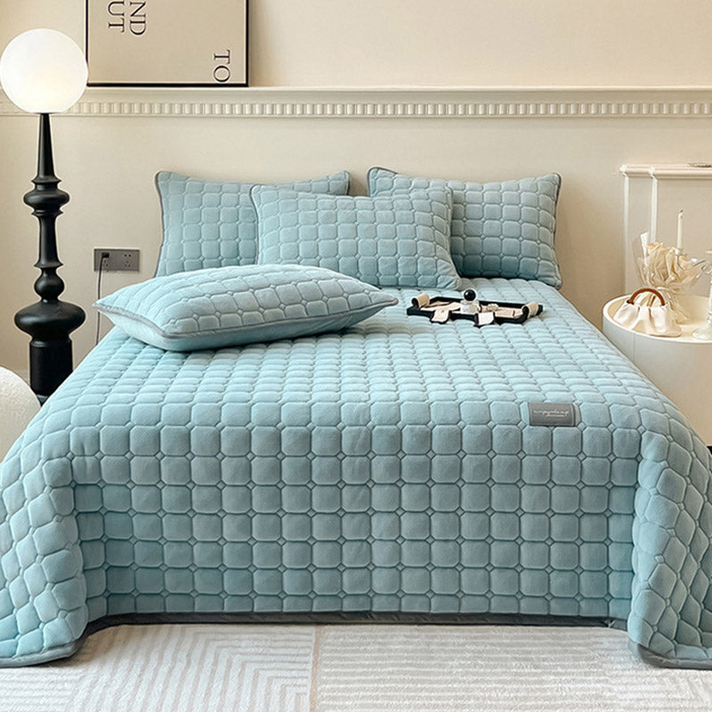 Skanto | Modern Soft Throw Blanket with Square Texture – Stylish Fluffy Bed and Sofa Cover