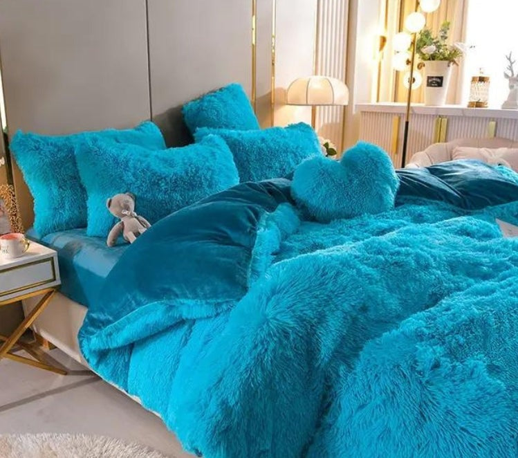 Skanto | Luxury Plush Duvet Cover with Zipper and Corner Ties