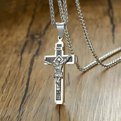 Skanto | Jesus Cross Necklace