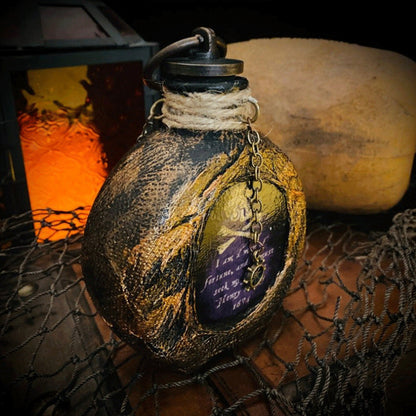 Skull Pirate Rum Resin Bottle | Brehn