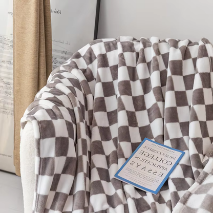 Kalsten | Stylish blanket in checkered pattern for your home