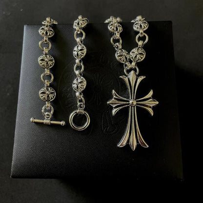 Skanto | Gothic Cross Pendant Necklace