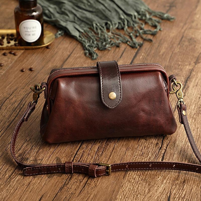 BowLift | Vintage handmade leather bag